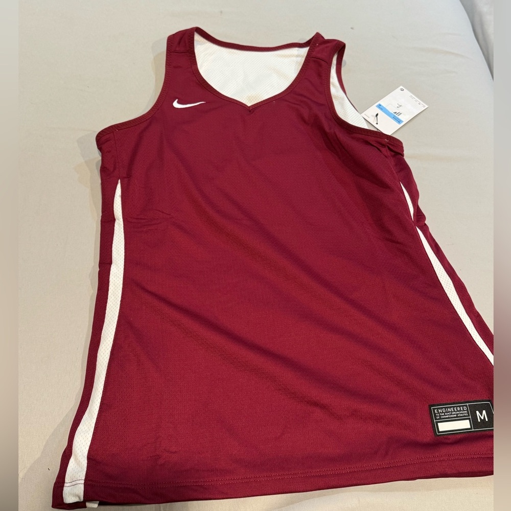 Women’s reversible basketball jersey